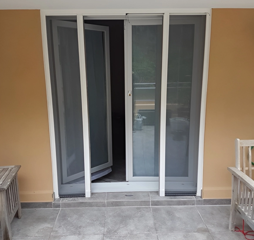 Fenetre Imagine Pose De Fenetre Nice Portes De Garage Stores Toiles Moustiquaires 4